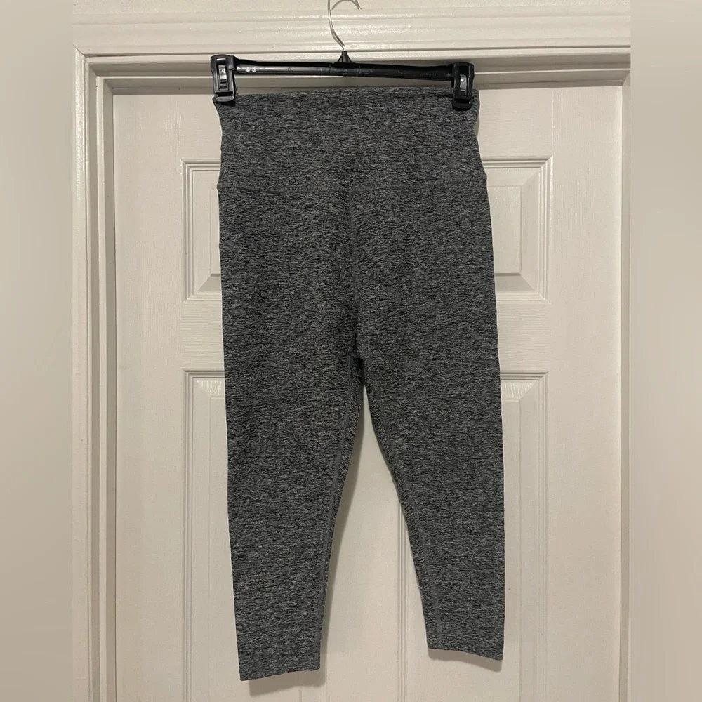 Beyond Yoga Charcoal Crop Leggings - Picture 1 of 4